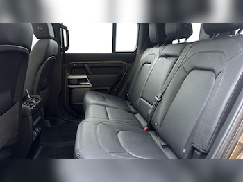 Used Land Rover Defender 2023 for sale - 77403561: Photo