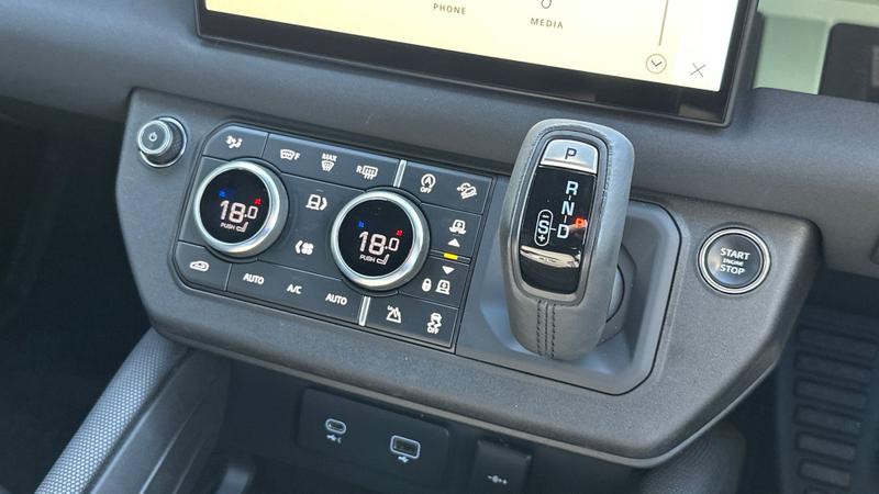 Used Land Rover Defender 2023 for sale - 77983635: Photo 13