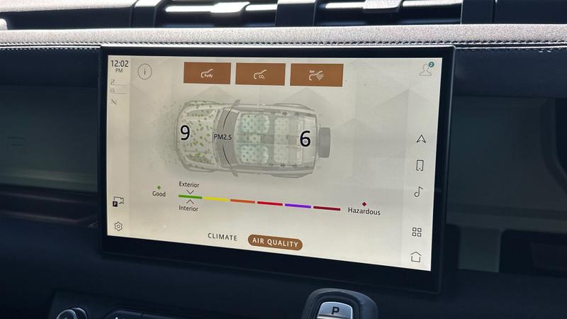 Used Land Rover Defender 2023 for sale - 77983635: Photo 31