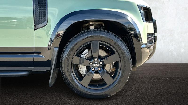 Used Land Rover Defender 2023 for sale - 77983635: Photo 8