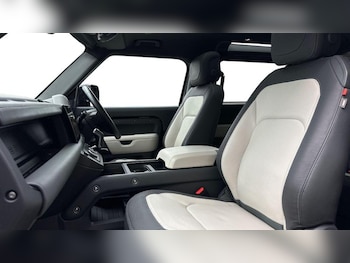 Used Land Rover Defender 2023 for sale - 78483895: Photo