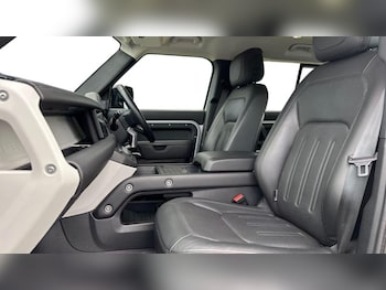 Used Land Rover Defender 2021 for sale - 77339860: Photo