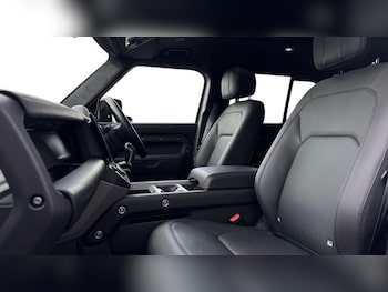 Used Land Rover Defender 2025 for sale - 78628364: Photo