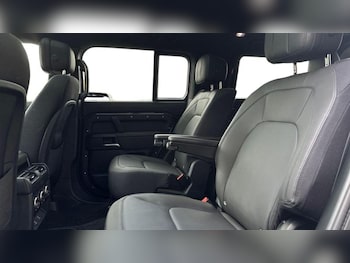 Used Land Rover Defender 2025 for sale - 78628364: Photo