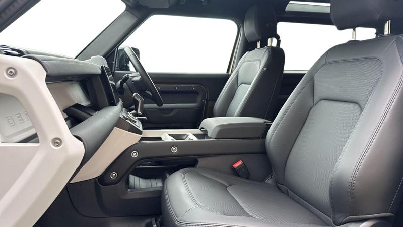 Used Land Rover Defender 2025 for sale - 77339838: Photo 3