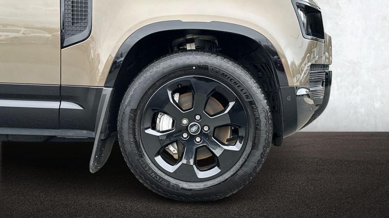 Used Land Rover Defender 2025 for sale - 77339838: Photo 8