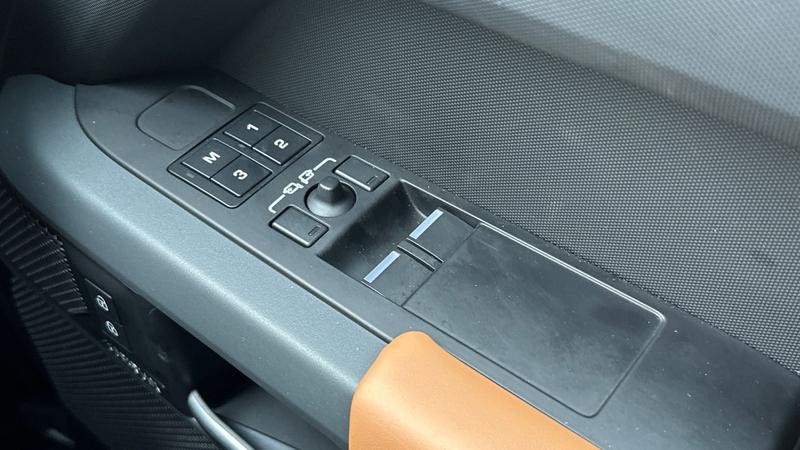 Used Land Rover Defender 2024 for sale - 77983634: Photo 25