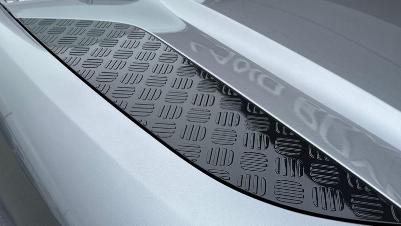 Used Land Rover Defender 2024 for sale - 77983634: Photo 28