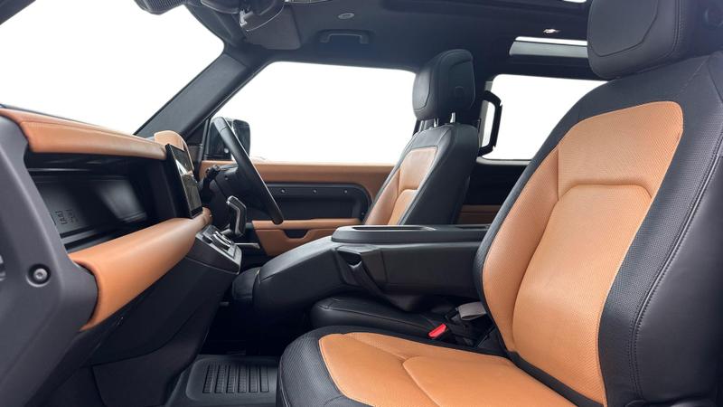 Used Land Rover Defender 2024 for sale - 77983634: Photo 3