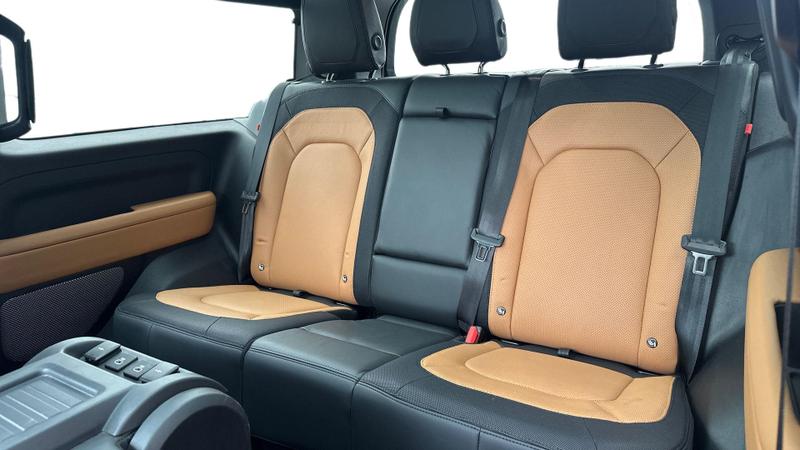 Used Land Rover Defender 2024 for sale - 77983634: Photo 4