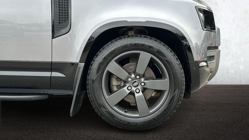 Used Land Rover Defender 2024 for sale - 77983634: Photo 8