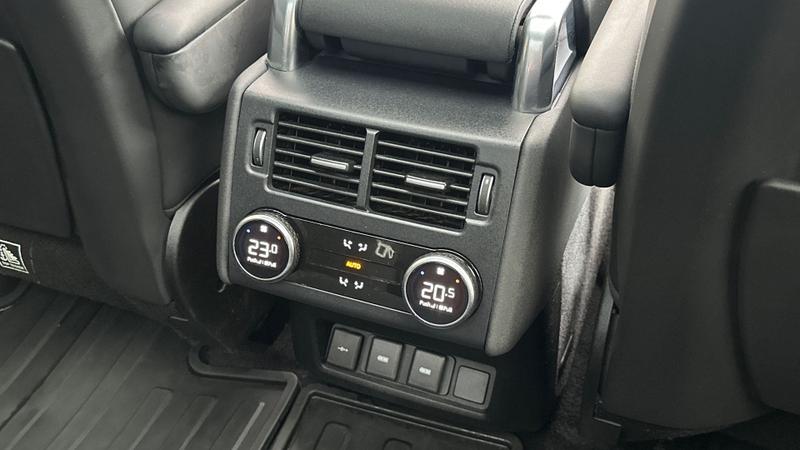 Used Land Rover Discovery 2023 for sale - 77403563: Photo 18