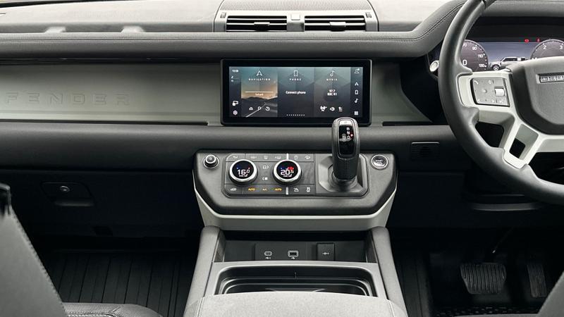 Used Land Rover Defender 2022 for sale - 77983639: Photo 14
