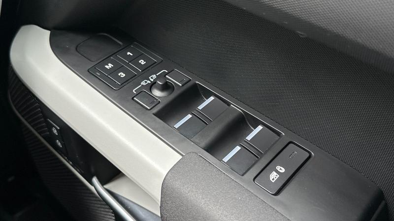 Used Land Rover Defender 2022 for sale - 77983639: Photo 25