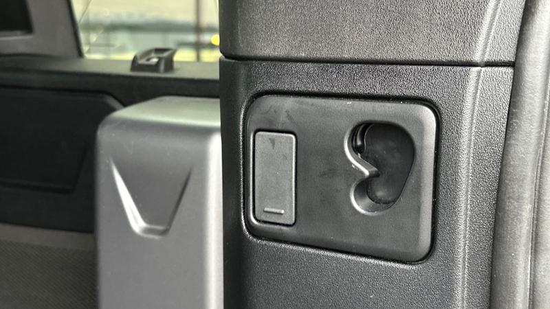 Used Land Rover Defender 2022 for sale - 77983639: Photo 27