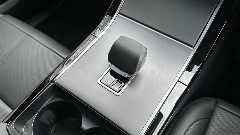 Used Land Rover Range Rover Velar 2025 for sale - 77901184: Photo 13