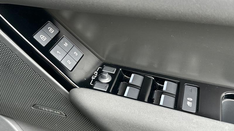 Used Land Rover Range Rover Velar 2025 for sale - 77901184: Photo 25