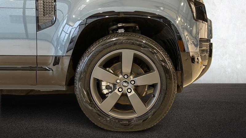 Used Land Rover Defender 2025 for sale - 77339823: Photo 8