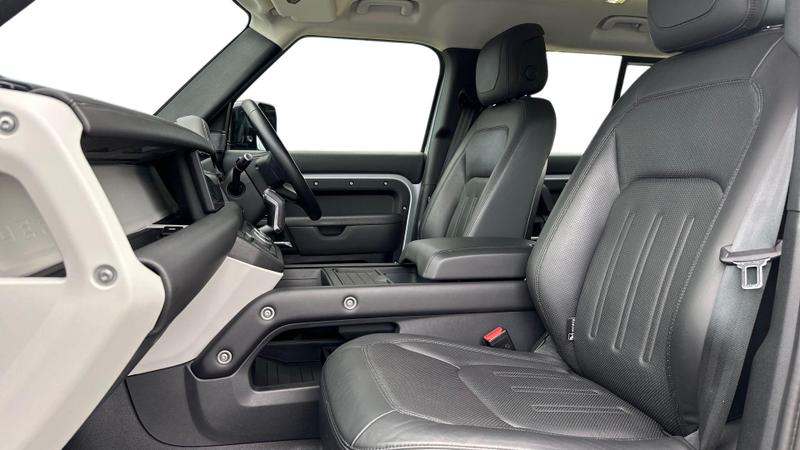 Used Land Rover Defender 2021 for sale - 77718668: Photo 3