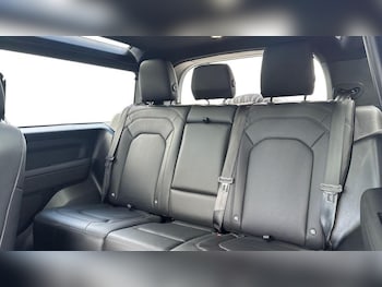 Used Land Rover Defender 2025 for sale - 78543082: Photo