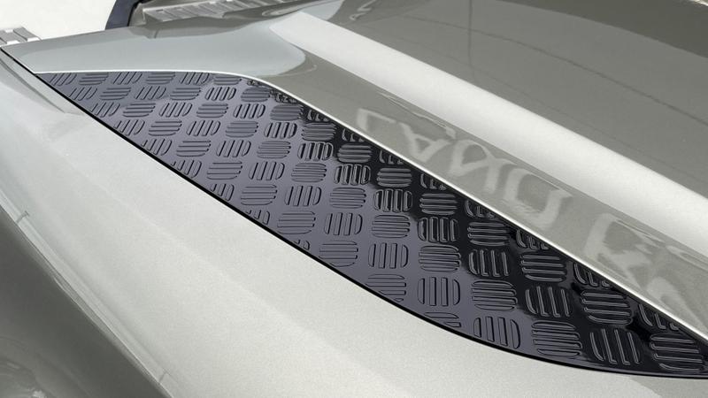 Used Land Rover Defender 2023 for sale - 77339840: Photo 28