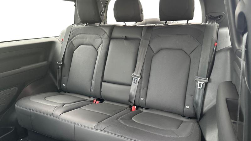 Used Land Rover Defender 2023 for sale - 77339840: Photo 4