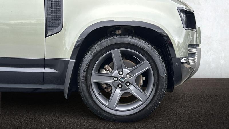 Used Land Rover Defender 2023 for sale - 77339840: Photo 8