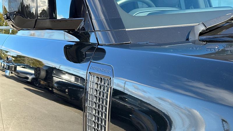 Used Land Rover Defender 2023 for sale - 77339858: Photo 20