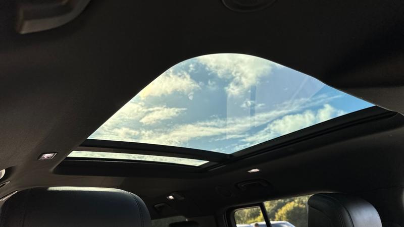 Used Land Rover Defender 2023 for sale - 77339858: Photo 21