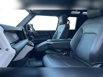 Used Land Rover Defender 2024 for sale - 78352846: Photo