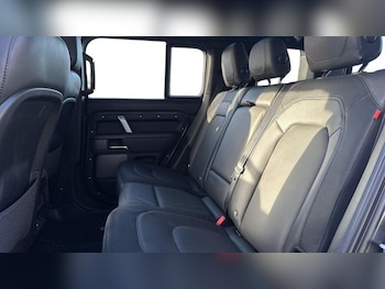 Used Land Rover Defender 2023 for sale - 77350020: Photo