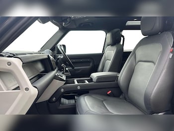 Used Land Rover Defender 2024 for sale - 78835181: Photo