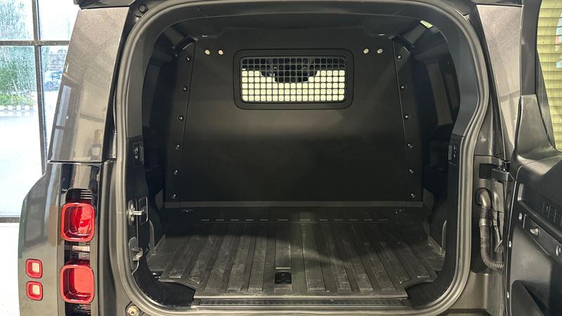 Used Land Rover Defender 2024 for sale - 77339820: Photo 10