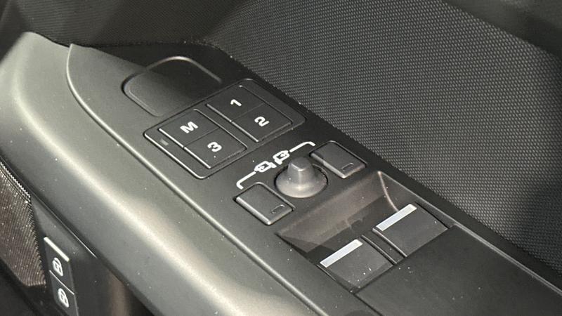 Used Land Rover Defender 2024 for sale - 77339820: Photo 25