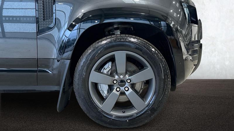 Used Land Rover Defender 2024 for sale - 77339820: Photo 8