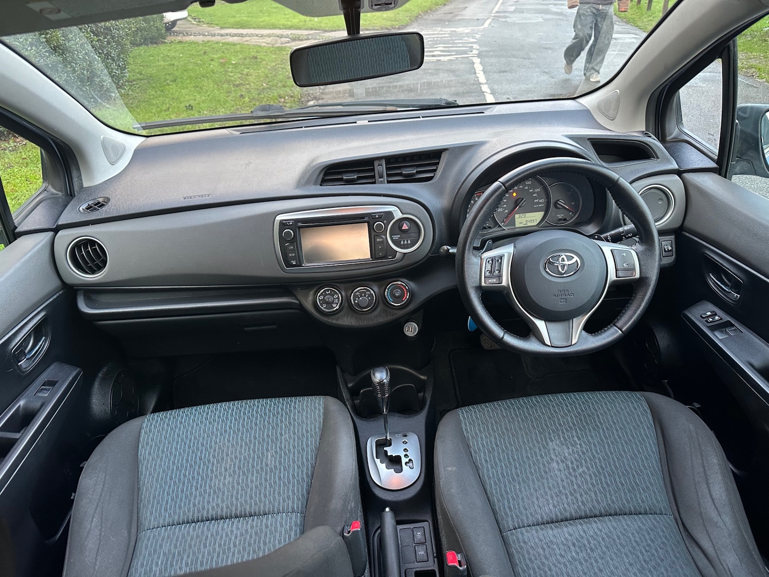 Used Toyota Yaris 2012 for sale - 77171154: Photo 25