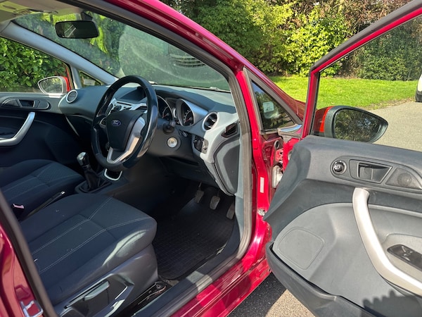 Used Ford Fiesta 2010 for sale - 76007012: Photo 16