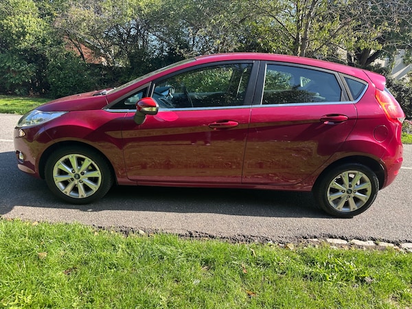 Used Ford Fiesta 2010 for sale - 76007012: Photo 2