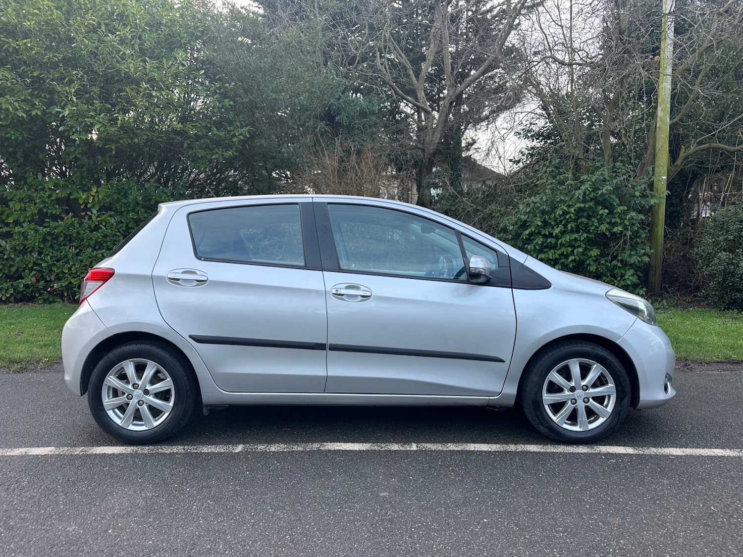 Used Toyota Yaris 2012 for sale - 77385631: Photo 2