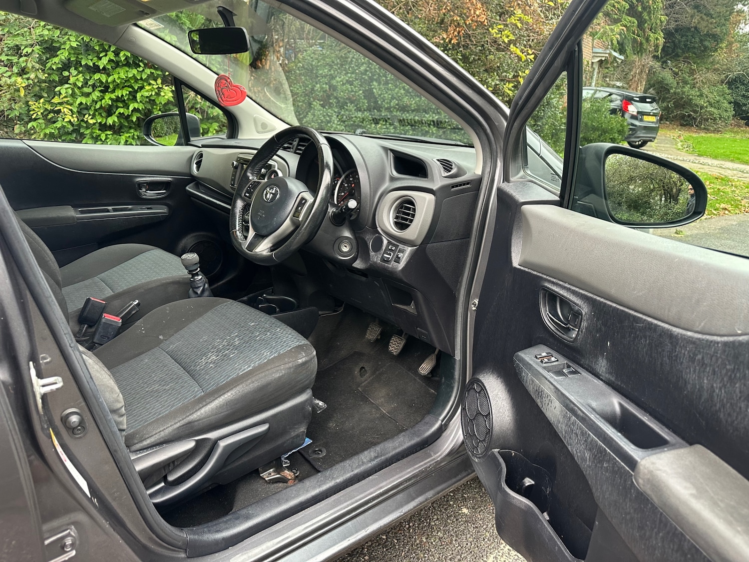 Used Toyota Yaris 2013 for sale - 76685252: Photo 16