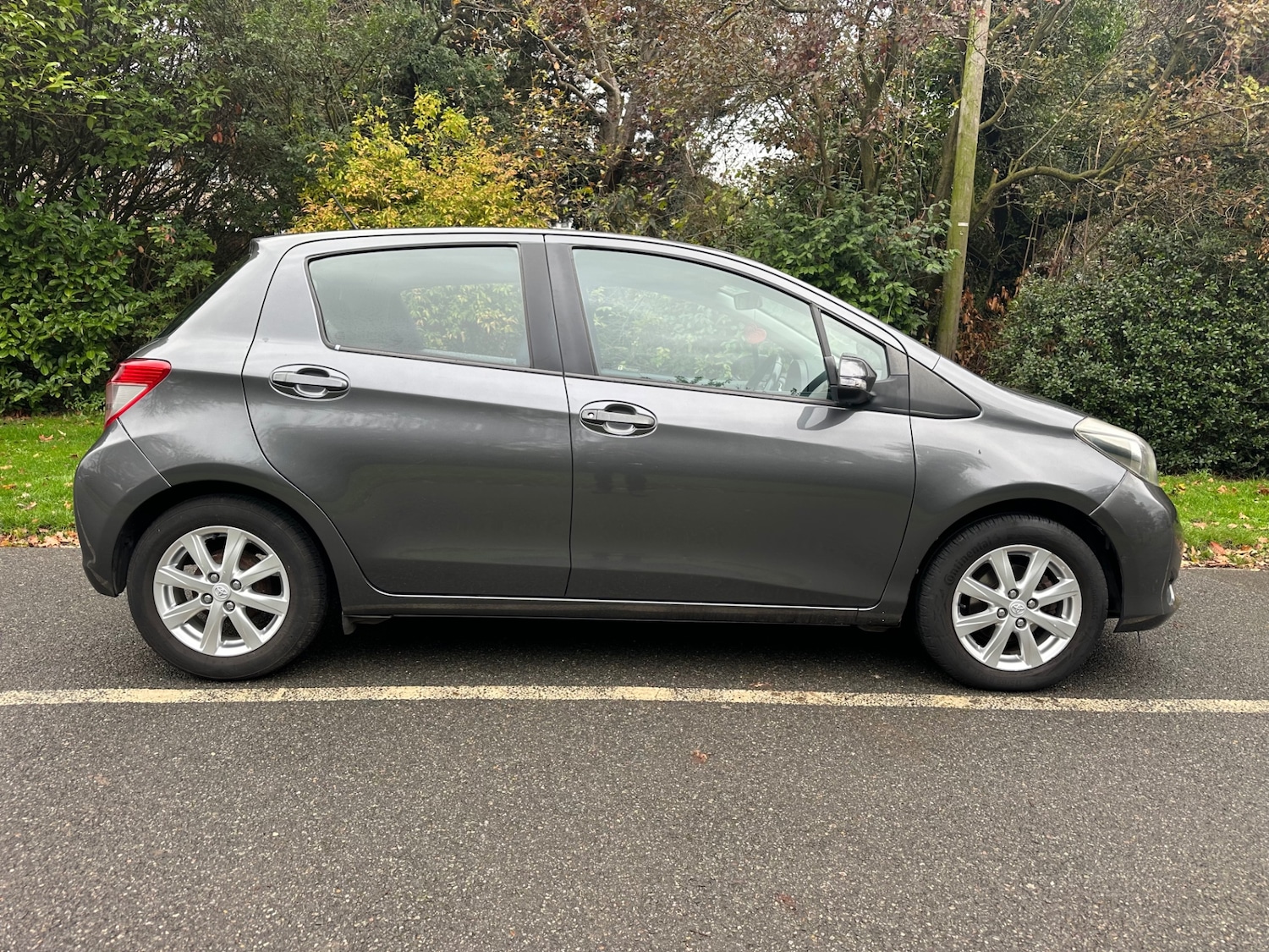 Used Toyota Yaris 2013 for sale - 76685252: Photo 2