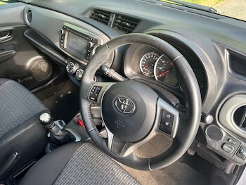 Used Toyota Yaris 2013 for sale - 78360765: Photo