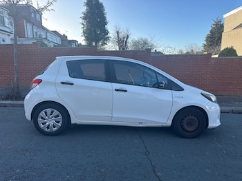 Used Toyota Yaris 2012 for sale - 77055571: Photo