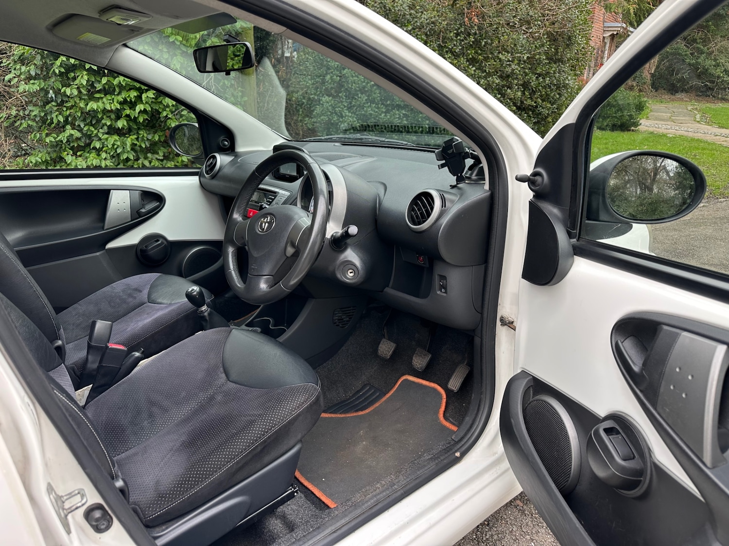 Used Toyota AYGO 2013 for sale - 77329305: Photo 14