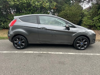 Used Ford Fiesta 2016 for sale - 75617171: Photo
