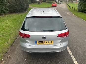 Used Volkswagen Passat 2019 for sale - 79589177: Photo