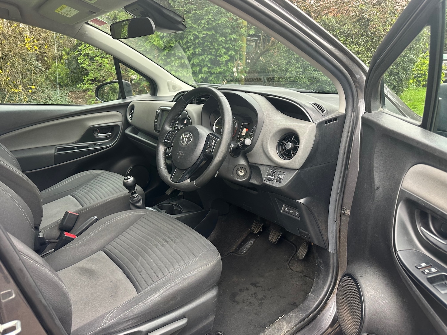 Used Toyota Yaris 2020 for sale - 77848199: Photo 25