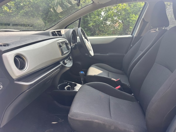 Used Toyota Yaris 2013 for sale - 74821421: Photo 17