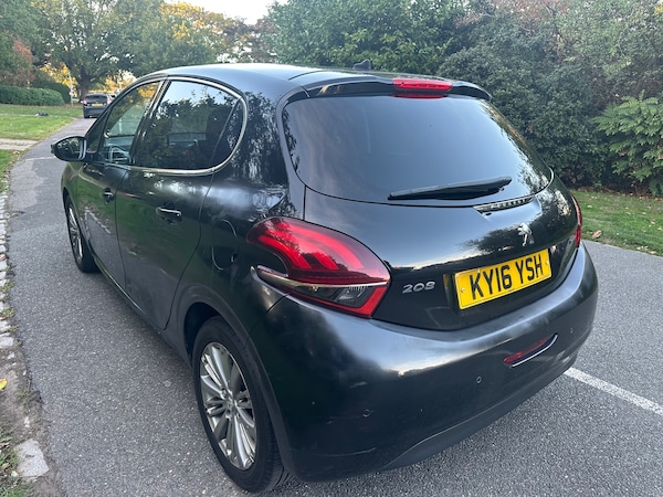 Used Peugeot 208 2016 for sale - 76070533: Photo 10