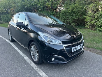 Peugeot - 208